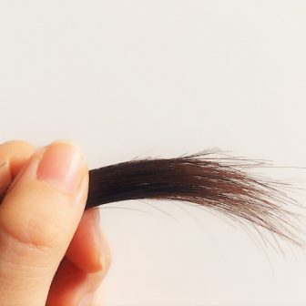 枝毛・切れ毛が増加したなら、もしかすると薄毛の予兆！？